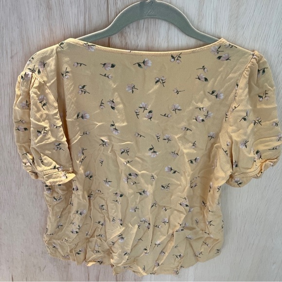 Elodie yellow Floral Short Sleeve shirt Peasant Button Top Size L - Picture 6 of 6